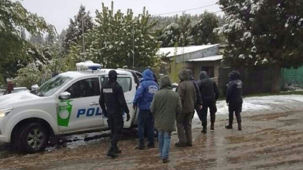 Ataque en Villa La Angostura: la Policía allanó ocho viviendas en Bariloche