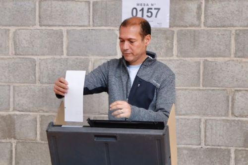 Omar Gutiérrez emitió su voto después del mediodía