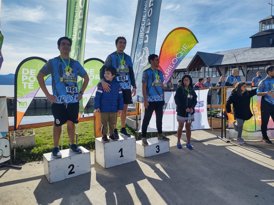El equipo de atletismo adaptado local participó de la carrera “La calle no es un lugar para vivir” en Bariloche