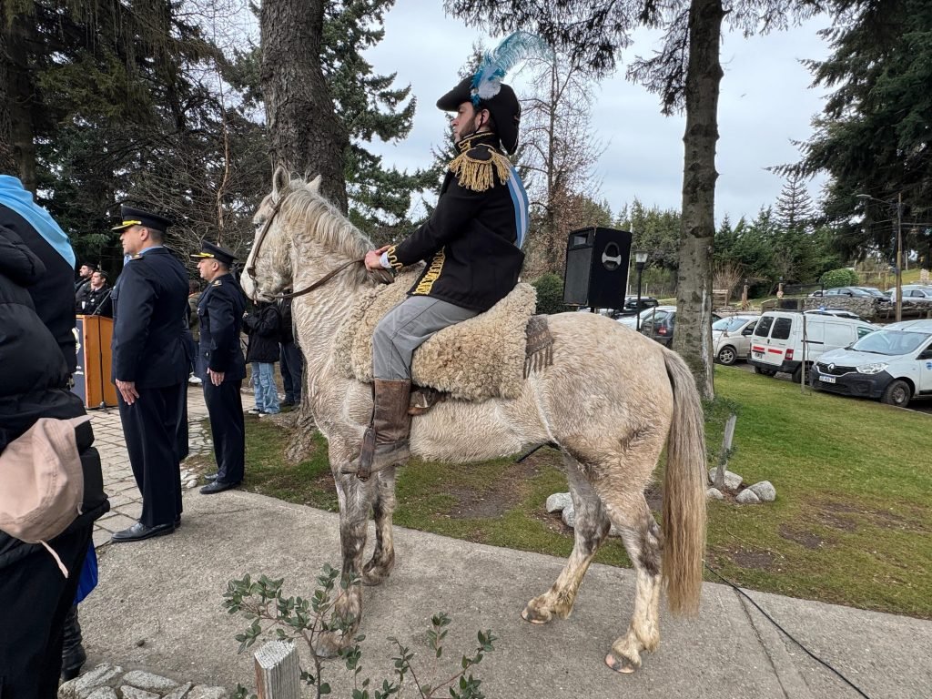 Villa La Angostura recordó al General José San Martín en un emotivo acto