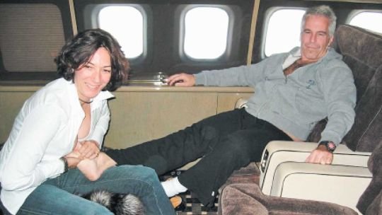 Ghislaine Maxwell declaró y tranquilizó a muchos poderosos