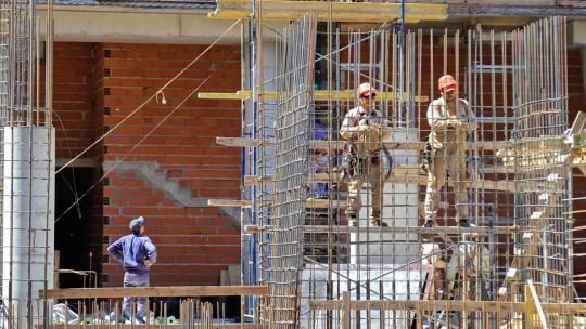 Pese a la mejora mensual en junio, la construcción aún se encuentra 20% abajo de noviembre 2023
