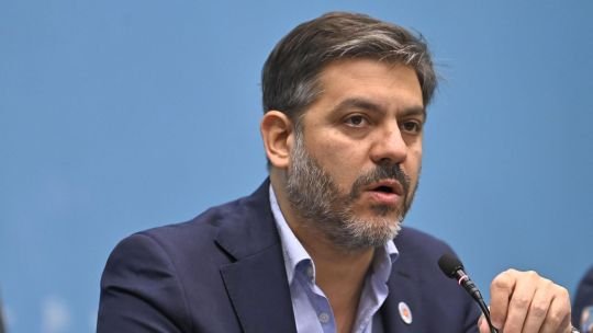 La Embajada Británica invitó a estudiantes argentinos a Malvinas y generó un fuerte rechazo en Buenos Aires