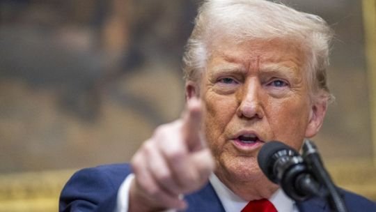 Los inmigrantes que buscan trabajo y ciudadanía en Norteamérica deben pasar un nuevo filtro: no ser “antiestadounidenses”