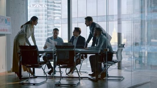 Aun sin guerras, hay dos amenazas clave que ponen en riesgo la competitividad de las empresas argentinas