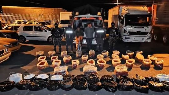 Ecuador decomisó un “significativo cargamento” de explosivos que iba a ser transportado desde Perú hacia Colombia para “actos terroristas”