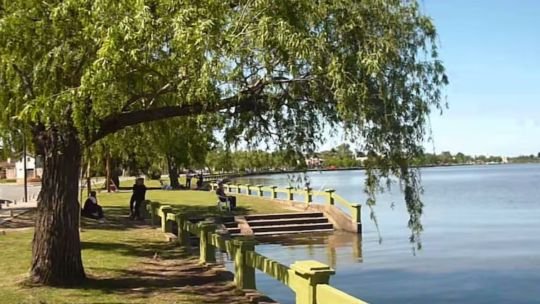 Ruta del asado: el pueblo bonaerense con laguna y paseos en globo, a una hora de CABA