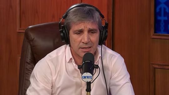 Toto Caputo, en Carajo con Gordo Dan: tasas por las nubes y “no todo marcha acorde al plan”