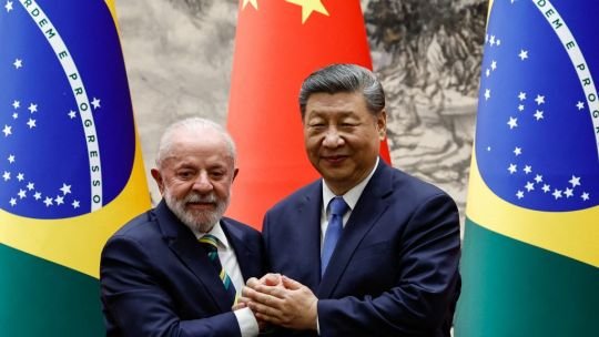 Xi Jinping criticó el “proteccionismo” de Estados Unidos en conversación telefónica con Lula