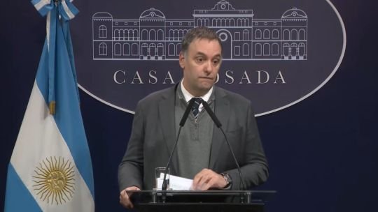 Conferencia de prensa de Manuel Adorni