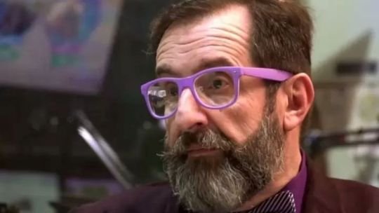 Caramello: “Caputo tiene la bermuda y la remera roja puestas en la mochila y el que babea por el Ministerio de Economía es Sturzenegger”