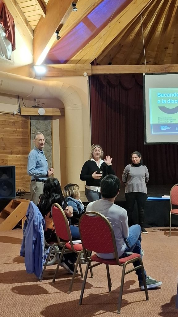 Finalizó el Taller “Sacando del Closet a la Discriminación” en Villa La Angostura.