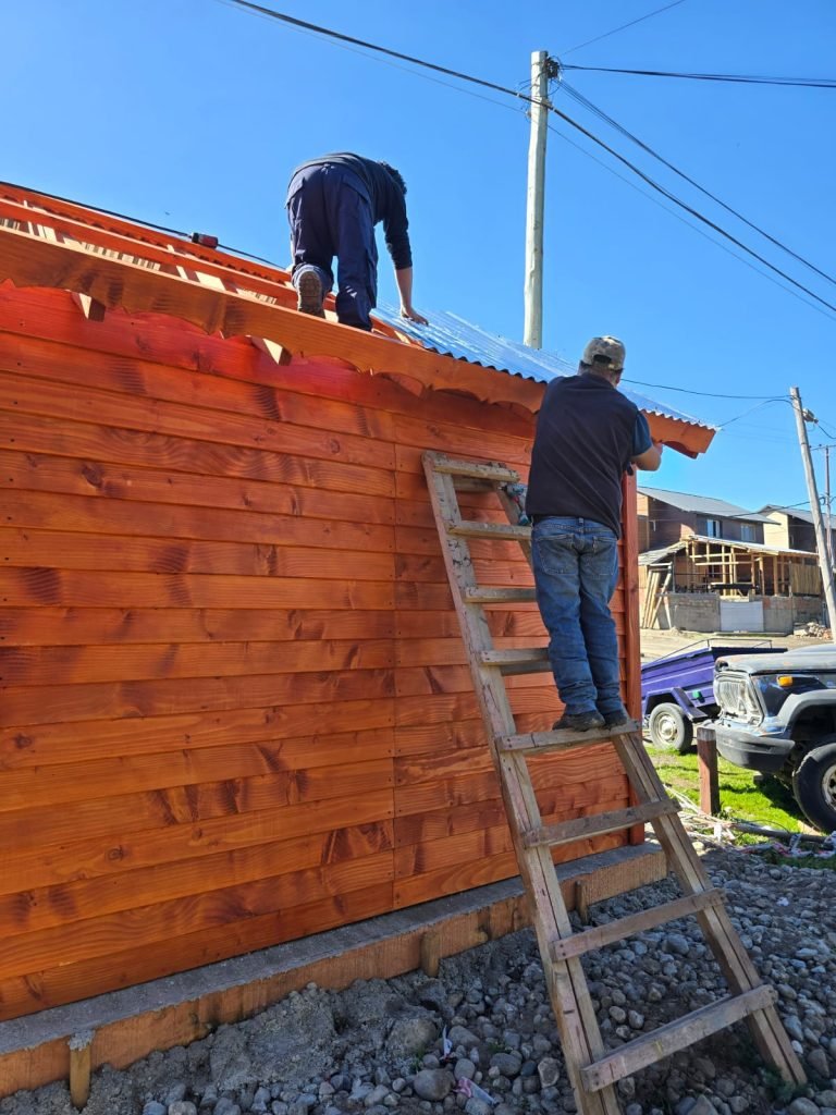 La Municipalidad de Villa La Angostura se encuentra trabajando en las instalaciones de nuevas garitas.