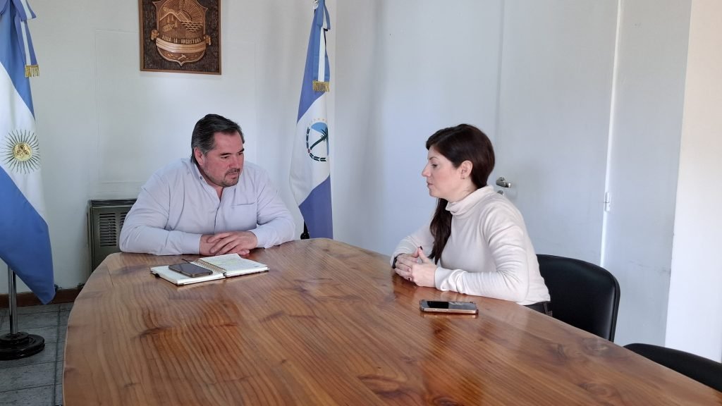 El Intendente Javier Murer se reunió con la Secretaria de Juventud y Diversidad de la Provincia, Luz Blanco.