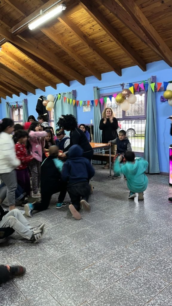 Se vivió con entusiasmo la Maratón Nacional de Lectura en la comunidad educativa de Villa La Angostura.
