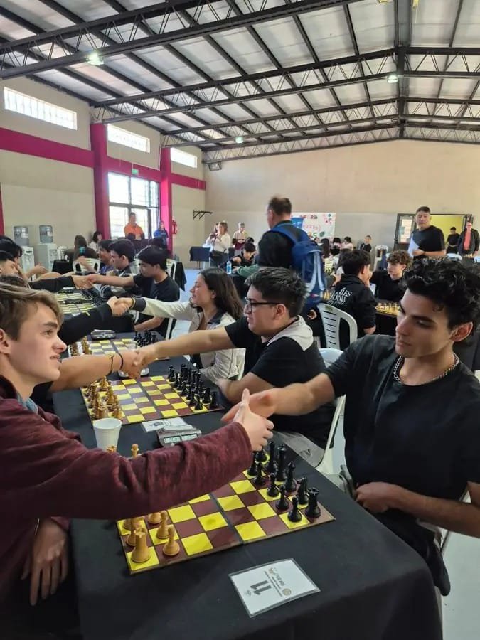 Jóvenes ajedrecistas de Villa La Angostura se destacaron en el Campeonato Provincial 2025