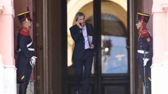 Los inversores siguen inquietos, se dolarizan y crece la demanda de cable para “fugar” capitales