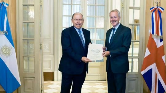 Los vínculos del nuevo embajador de Reino Unido