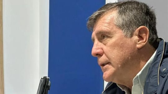 Alfredo Keegan relanza la “tijerita” con lapiceras verdes, y propone un impuesto a la renta extraordinaria