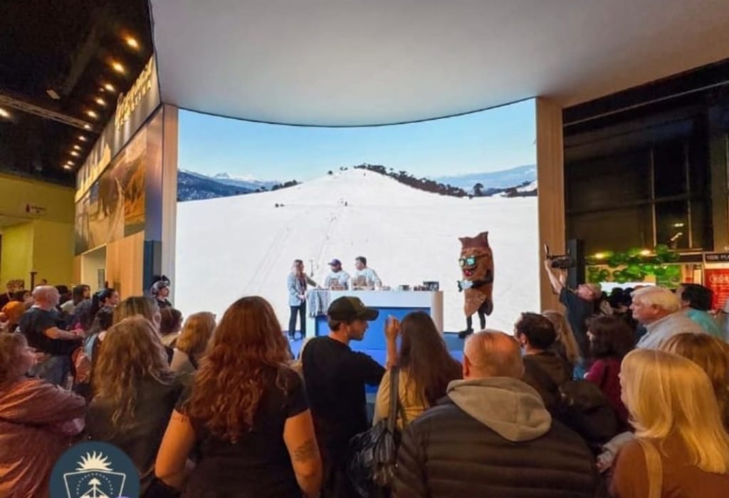 Villa La Angostura se presenta como Capital Provincial del Deporte de Montaña en la FIT (Feria Internacional de Turismo)