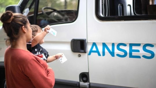 Cómo presentar la Libreta AUH 2025 de manera digital y no perder el complemento de ANSES