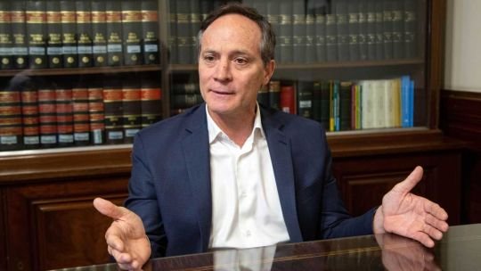 Encuesta: el correntino “Camau” Espínola, el que más creció en el ranking de senadores nacionales