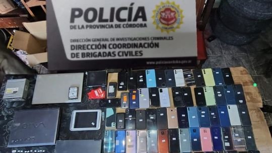 Desbaratan una banda hiperprofesional de robacelulares, especialistas en Iphone