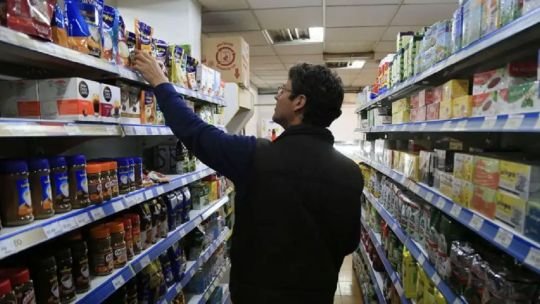 La inflación de agosto estaría en niveles del 2%, pese a los movimientos del dólar y la suba de alimentos