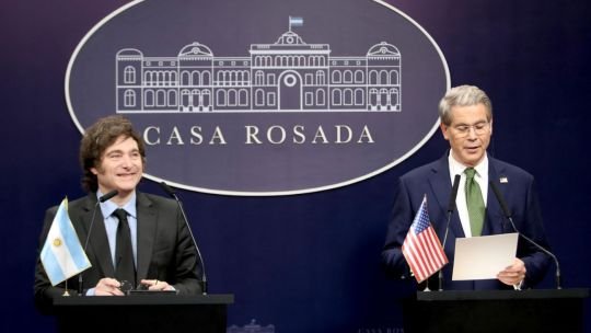 Scott Bessent, Secretario del Tesoro de EEUU, confirmó que ayudará a Argentina y Javier Milei le agradeció