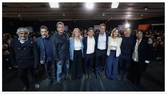 Axel Kicillof contra la macro de Javier Milei: “Funde a todo el mundo”