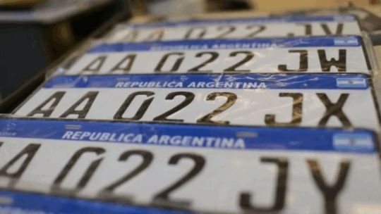 El Gobierno anunció que ya se encuentra al día la entrega de chapas patentes 0km en todo el país El Gobierno anunció que ya se encuentra al día la entrega de chapas patentes 0km en todo el país