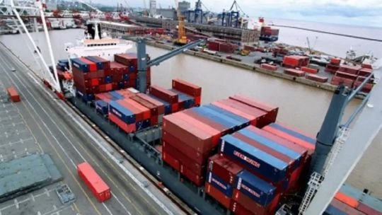 La baja del dólar complica la competitividad del comercio exterior