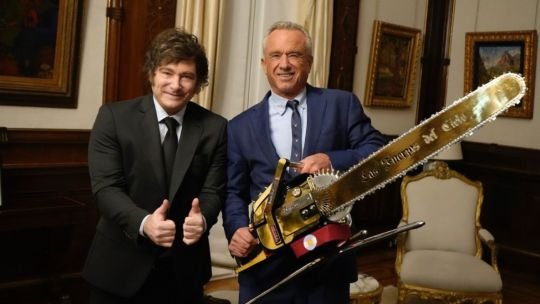 En medio del escándalo de las coimas en ANDIS, Javier Milei gastará USD 72 M en vacunas Covid que casi nadie se aplica