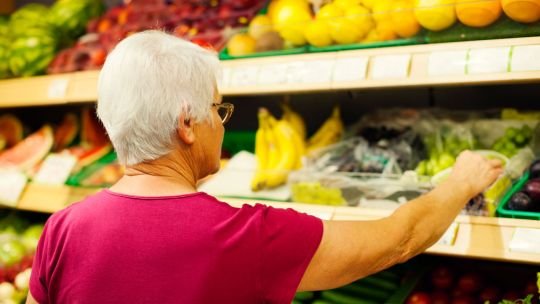 El gobierno lanza un programa de descuentos a jubilados en 7000 supermercados adheridos: ¿De qué se trata?