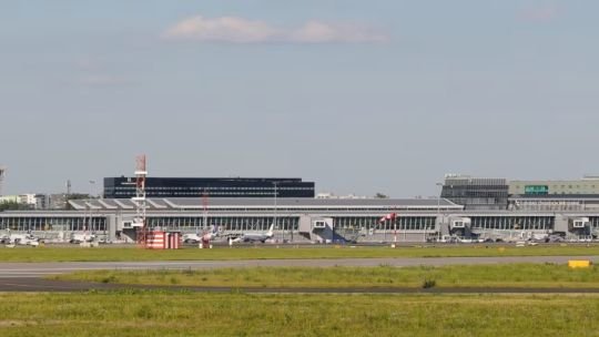 Polonia cerró aeropuertos y desplegó cazas junto a la OTAN tras reportes de drones rusos sobre su territorio
