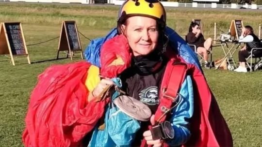 Conmoción en Miramar: una mujer murió luego de que su paracaídas no se abriera al saltar de una avioneta