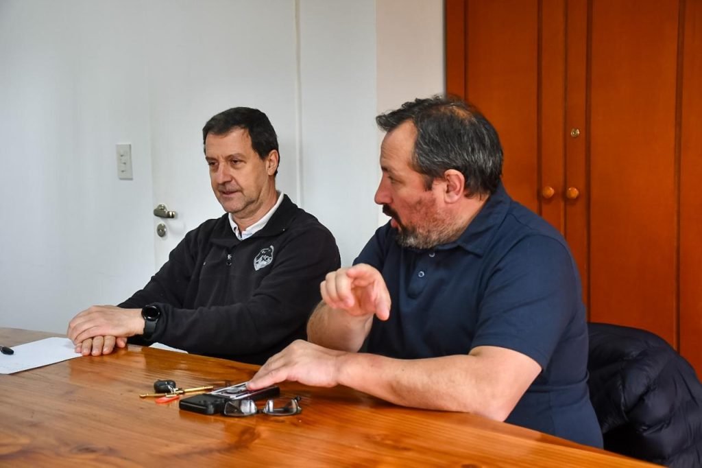 El Intendente Javier Murer, recibió a las nuevas autoridades de la Junta Vecinal de Barrio Norte.