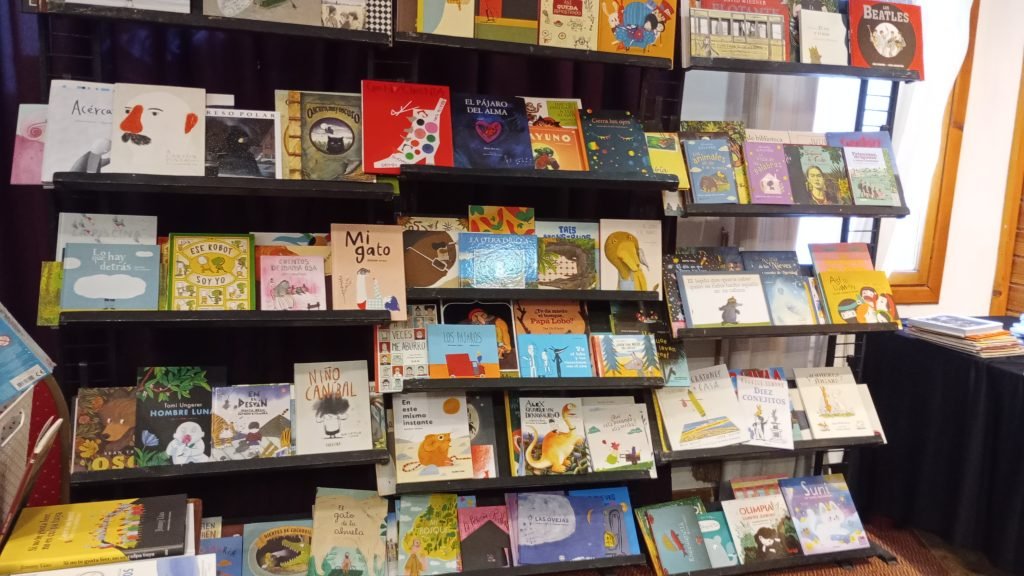 Gran jornada de la 21° Feria del Libro Infantil y Juvenil en Villa La Angostura.