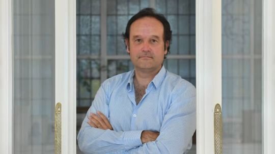 Flores Vidal: “la intervención de Estados Unidos es inédita, pero ni Trump o Bessent votan el 26