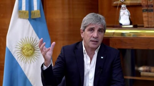 Desde Washington, Caputo ratificó a los empresarios de IDEA el rumbo económico y descartó nuevas devaluaciones