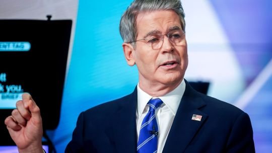 Scott Bessent anunció que la ayuda total para Argentina alcanzaría los US$ 40.000 millones