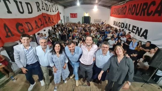 Juan Manuel López cerró su campaña en el comité de la UCR de Magdalena: “No caigan en la trampa de la polarización”
