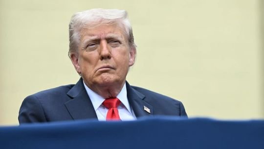 Trump y su secretario de Salud lanzan una nueva teoría infundada que vincula al autismo con la circuncisión y el paracetamol