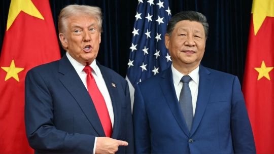 Tras definir como “un gran éxito” su reunión con Xi Jinping, Trump redujo los aranceles a China y aseguró que trabajarán juntos por Ucrania