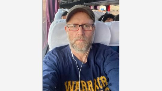 Un reconocido fotógrafo asesinó a sus dos hijos gemelos con discapacidad y luego apareció muerto