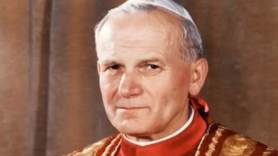 El Gigante de la Fe: Vida, Milagros y Legado de San Juan Pablo II