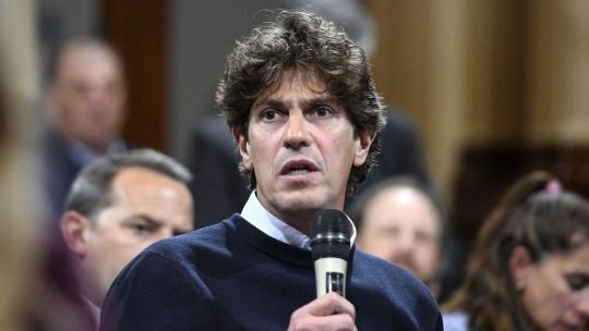 Martín Lousteau lapidó a Javier Milei por el pedido de ayuda a Estados Unidos: “Se ahoga, lo saca el bañero, se vuelve a meter”