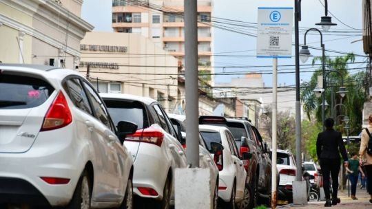 Golpe al bolsillo: el estacionamiento medido en Corrientes aumentó un 60%