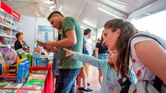 Feria del Libro Córdoba 2025: literatura, debates y cultura en la Supermanzana de la Intendencia
