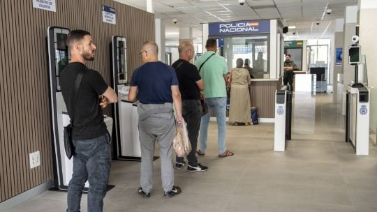 “Fronteras inteligentes”, el nuevo sistema de control migratorio que implementará la Unión Europea en 2026